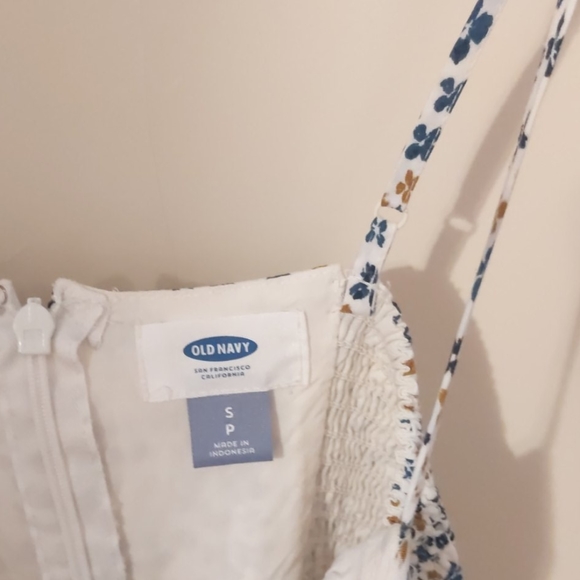 Old Navy flower dress - Picture 4 of 4